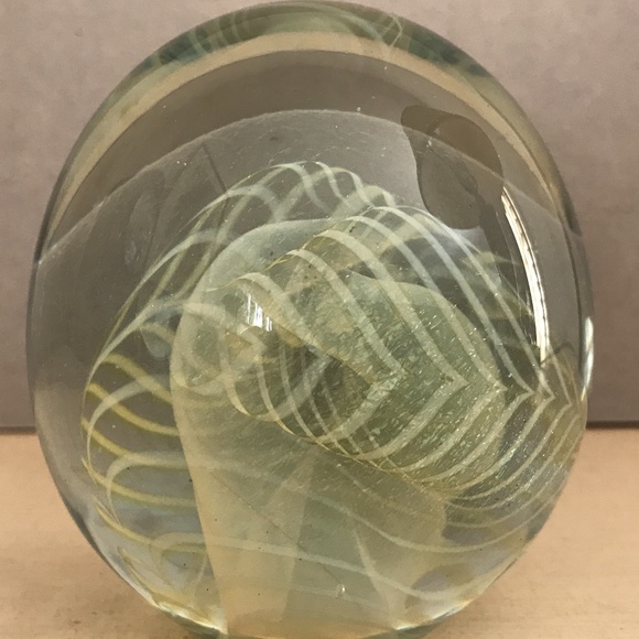 COLLECTORS SIGNED PAPERWEIGHT ENTWINED - Picture 8 of 13
